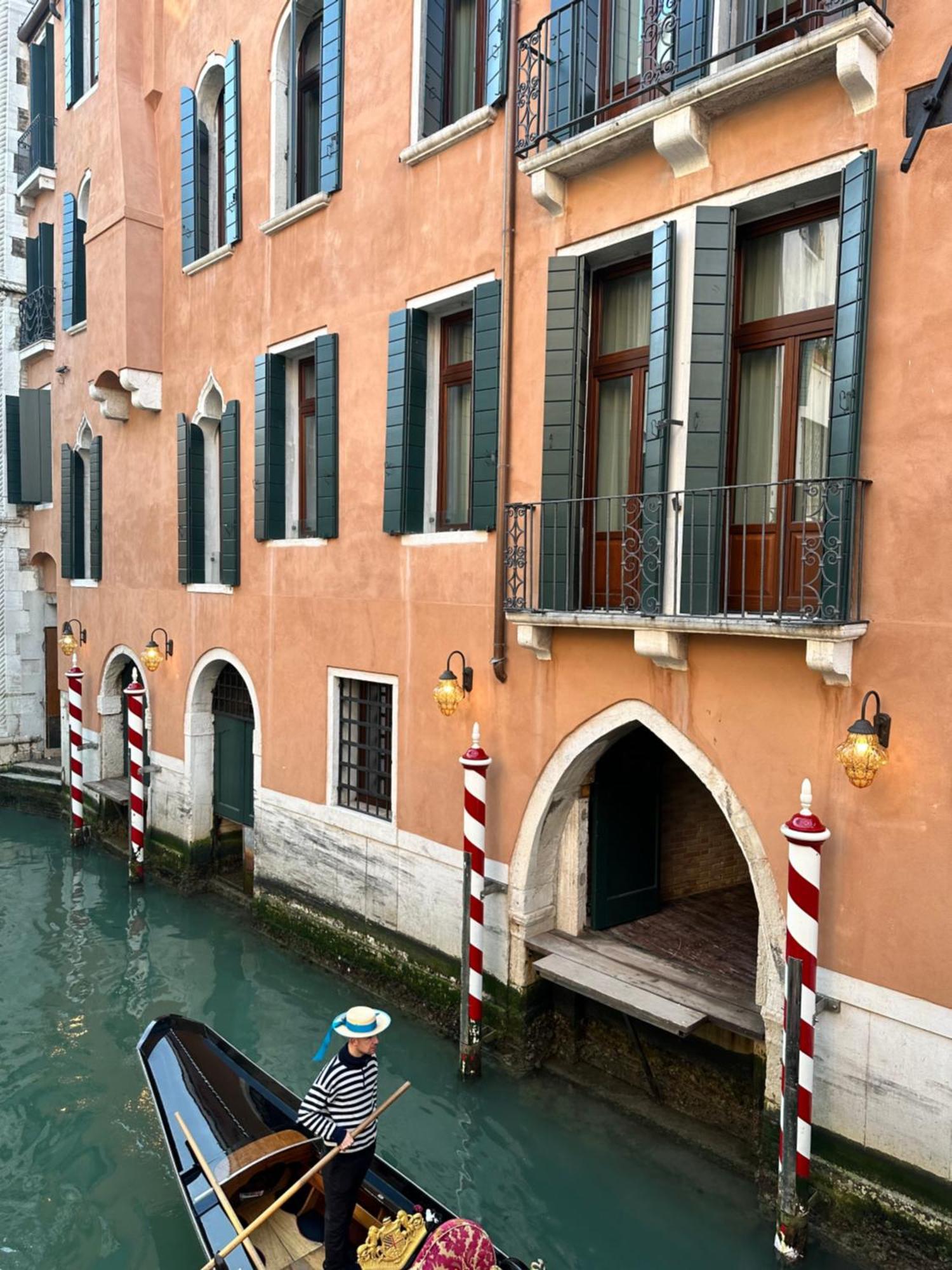 Aparthotel Be Mate Ponte Di Rialto Venecia Exterior foto